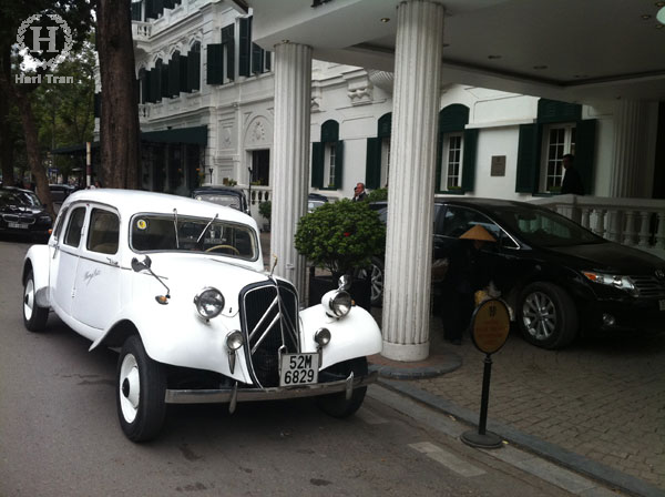 Xe_Cổ_Citroen_Traction_Avant_Metropole_hotel_ha_noi